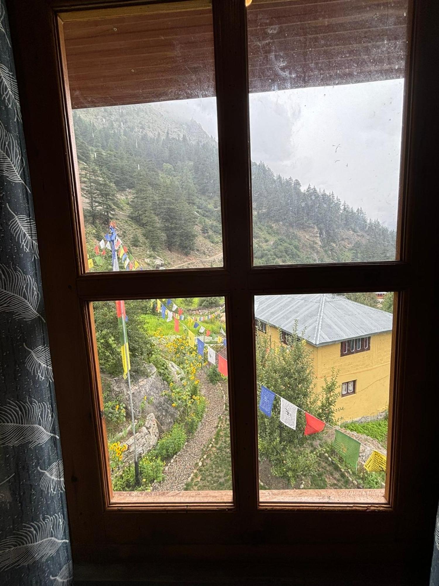 Toshim Homestay Sangla Exterior photo